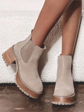 MIA ALEJANDRO DUAL STACKED CHUNKY PLATFORM BOOTIE SIZE 9